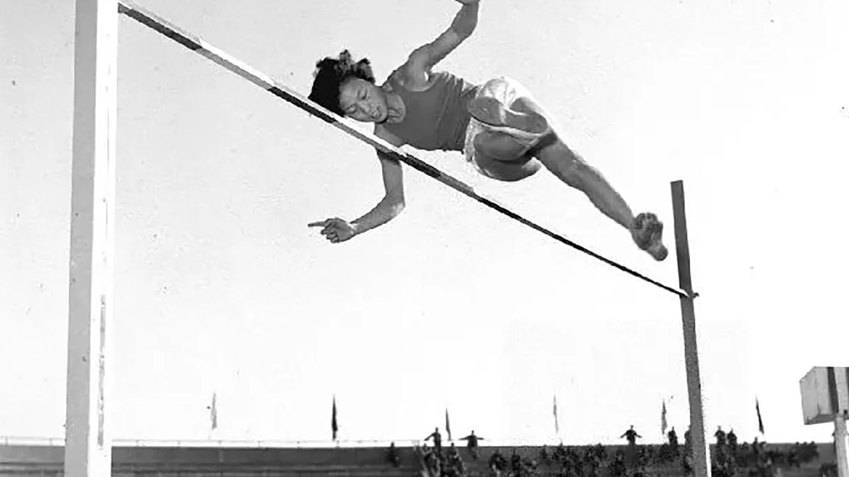 Zheng Fengrong, first Chinese female athlete to break world record, dies aged 89