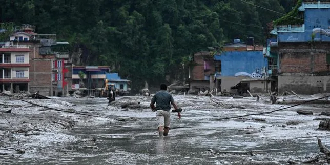 Au Népal et au Tibet, un effondrement de glacier responsable des coulées de boue ayant fait au moins 165 morts et un millier de disparus