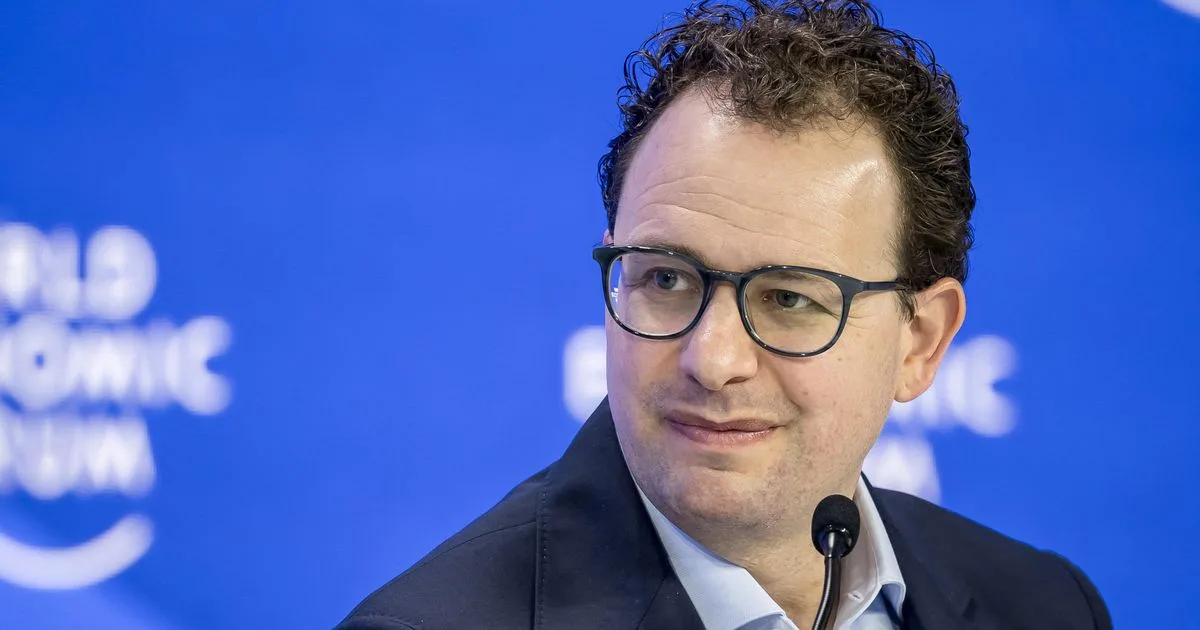 C’est un des appels les plus virulents à agir : le patron d’Anthropic Dario Amodei plaide pour ralentir le développement de l’IA