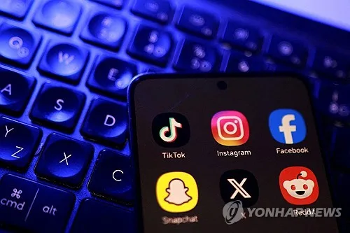 反트럼프 시위 도중 '노킹스' 인스타 90분간 차단