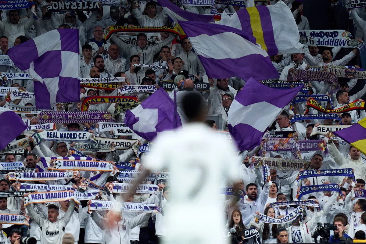 ¿Cuánto cuesta ser aficionado? La factura del fútbol, 20 años después