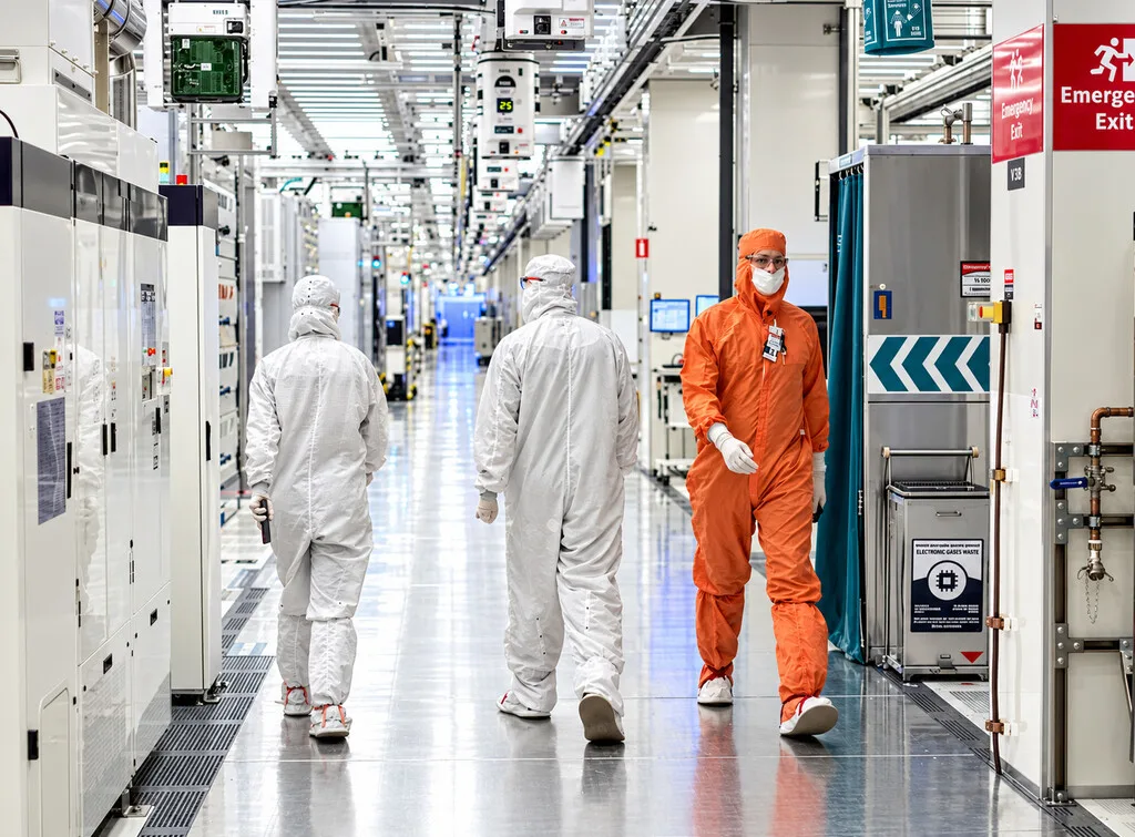 EEUU depende de China para fabricar chips más de lo que reconoce