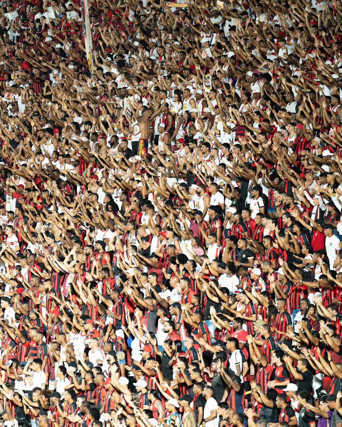 Torcida do Vitória esgota ingressos para Ba-Vi 508