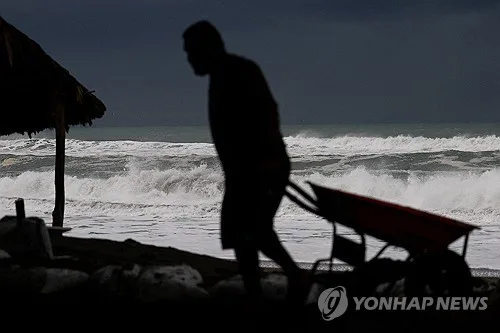 "엘니뇨로 빈번해진 허리케인"…멕시코서 2명 사망·10명 실종