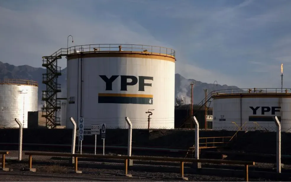 Petroleras YPF, ENI y XRG invertirán $51.000 millones en gas natural en Argentina