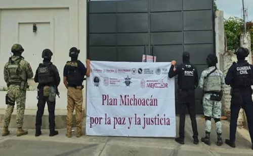Aseguran armamento en Tanhuato, Michoacán; incautan 30 dosis de metanfetamina, 500 cartuchos y 4 motos
