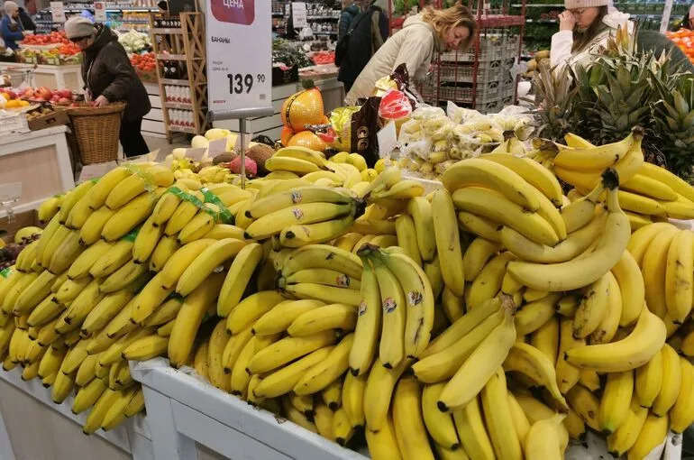 Бананы в российских сетях подешевели почти на 8% за месяц