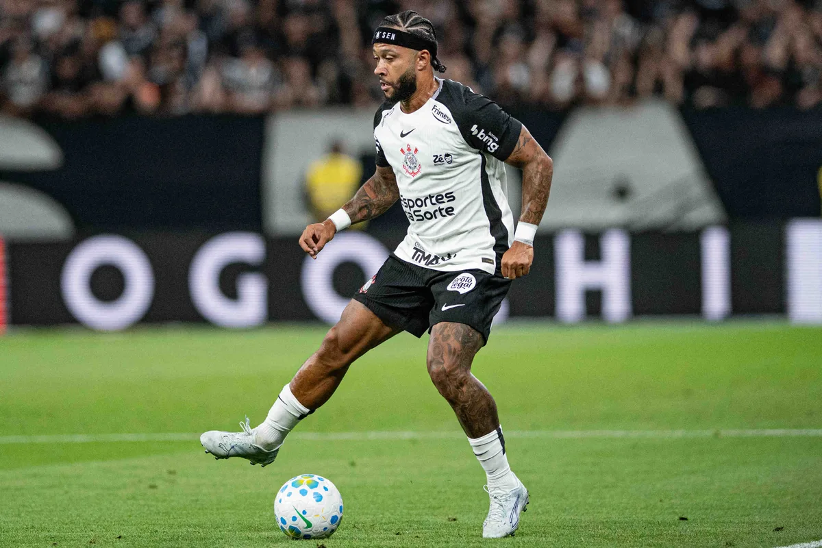 Presidente do Corinthians revela ameaças que recebeu durante renovação com Memphis Depay