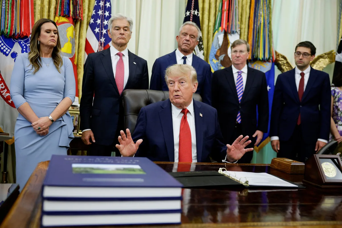 Trump anunció que prohibirá el acceso de CNN, MS NOW y Politico a la Casa Blanca