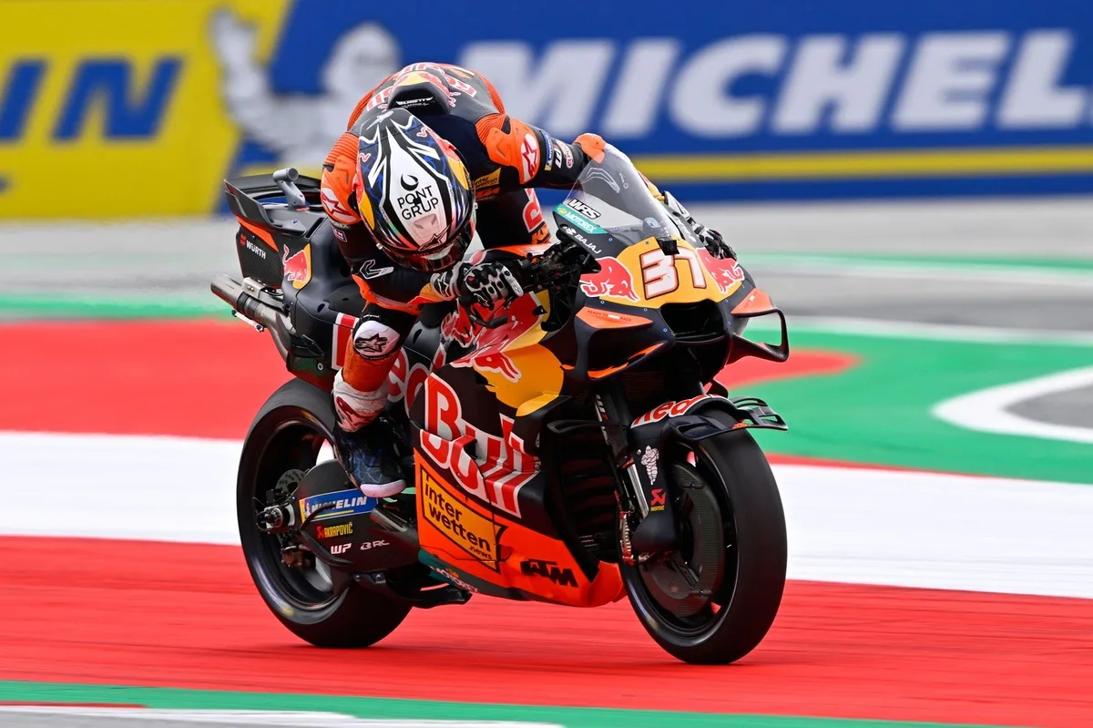 MotoGP: Acosta lidera primeiro treino na Áustria; Moreira é 9º