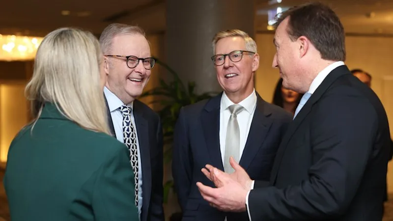 PM faces tough crowd as corporate bosses assemble for Business Council dinner