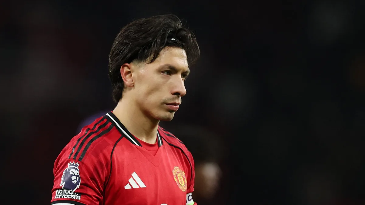 Escándalo en Manchester United por las explosivas declaraciones de Lisandro Martínez: la respuesta del entrenador y la feroz crítica de tres leyendas