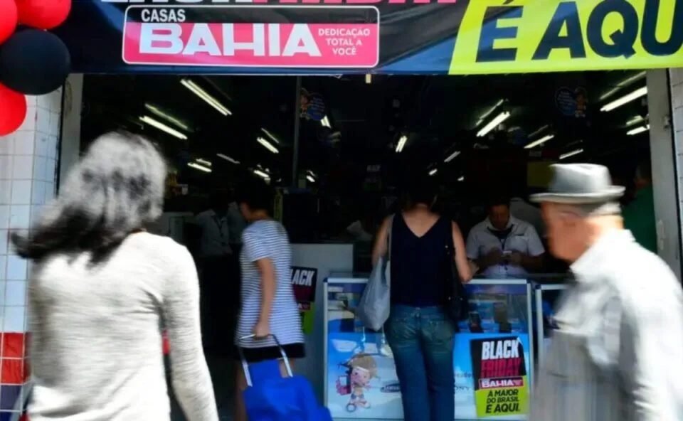 Casas Bahia pede recuperação judicial após prejuízo de bilhões e coloca lotes de eletrodomésticos em leilão