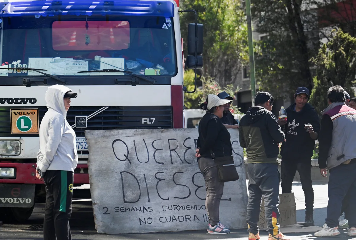 Bolivia: crece el rechazo al decreto que sube el precio del diésel y grupos evalúan movilizaciones