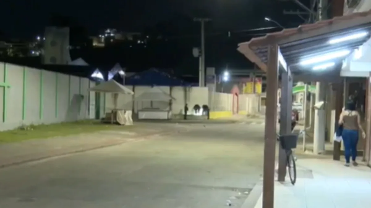 Quatro pessoas são baleadas durante ataque a tiros em distribuidora na Serra