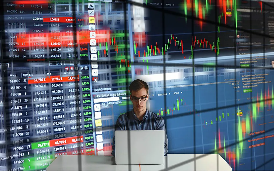 Bolsas europeias recuam com petróleo e juros em alta. PSI destoa e fecha a subir com ajuda da Galp