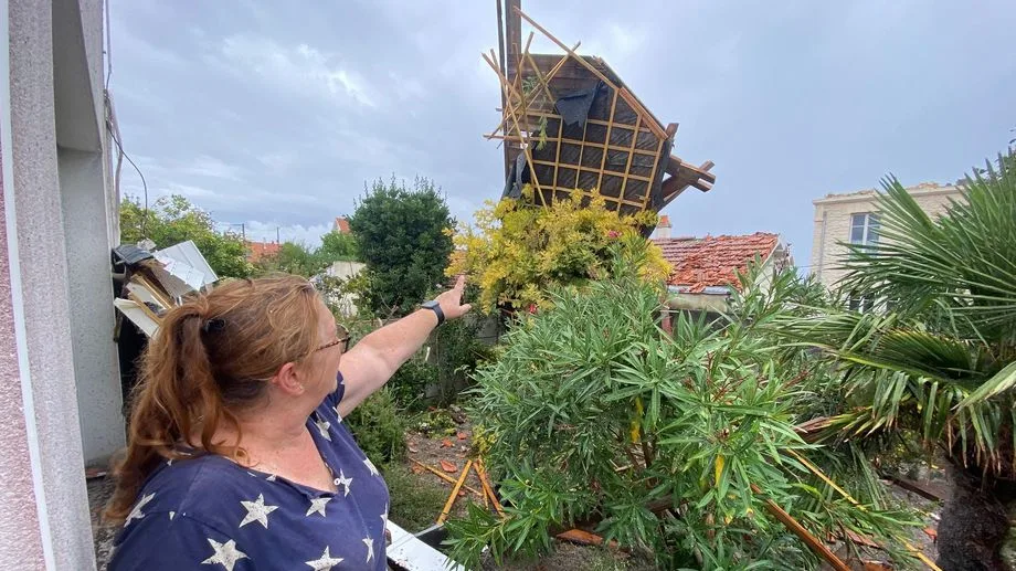 Toitures éventrées, arbres arrachés, vacanciers apeurés : Fouras-les-Bains panse ses plaies après un violent orage