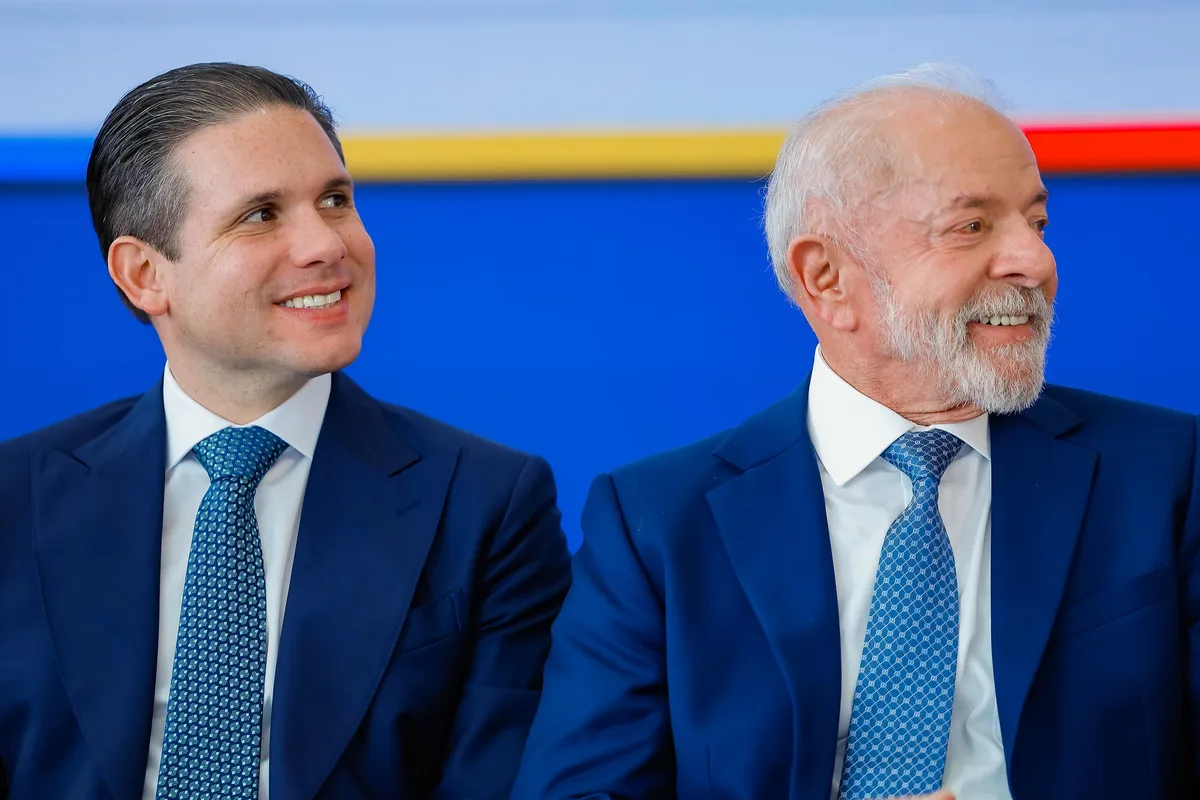 Esquerda deve apoiar em peso reeleição de Motta para tentar minar PL