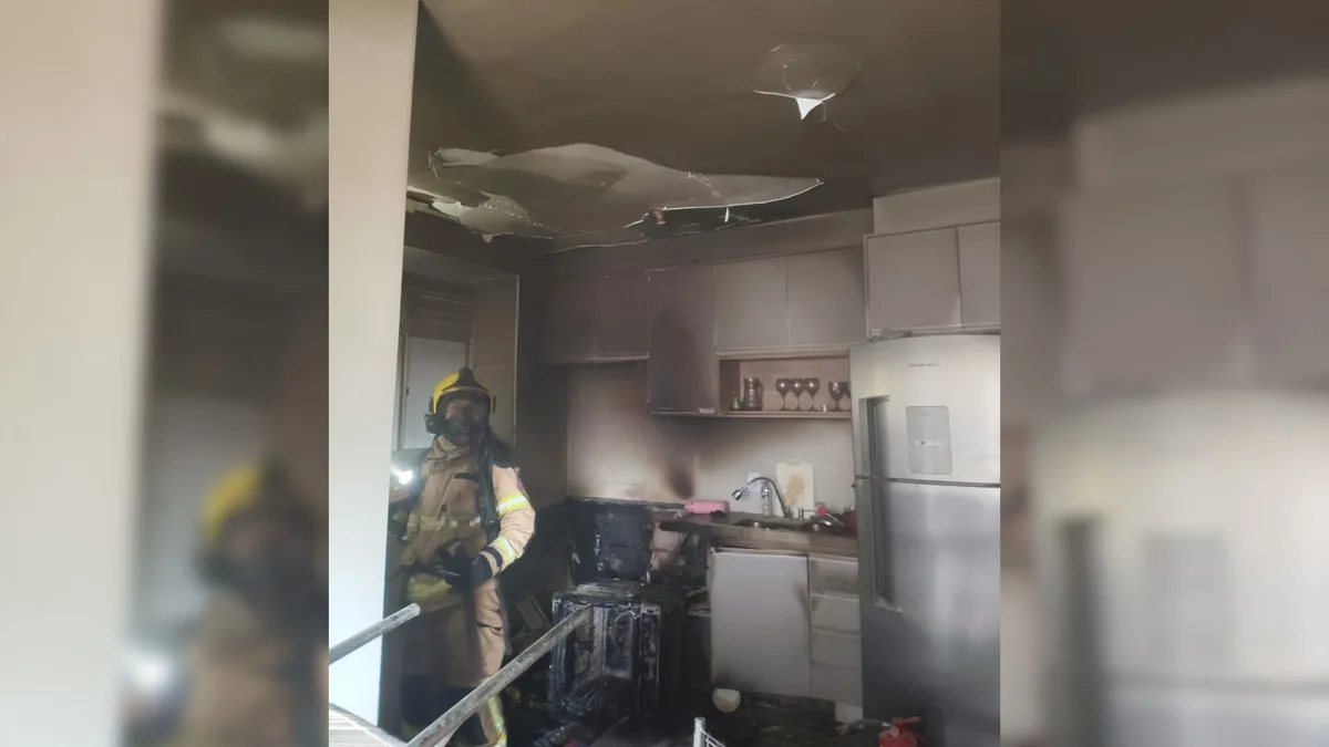 Mulher esquece pão de queijo assando em apartamento e mobiliza bombeiros em Uberlândia; veja vídeo