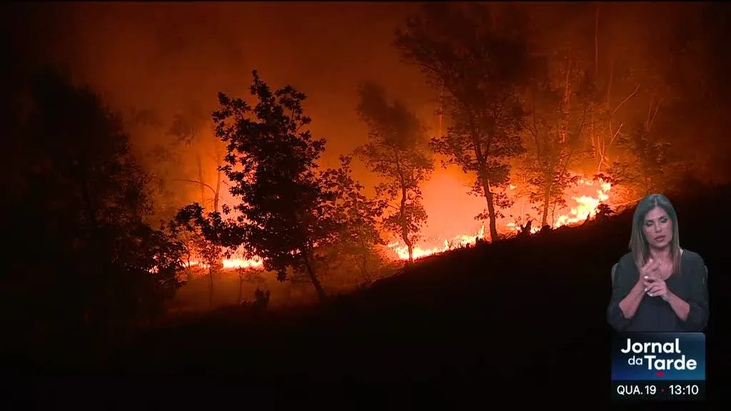 Fogo em Santo Tirso esteve perto de habitações