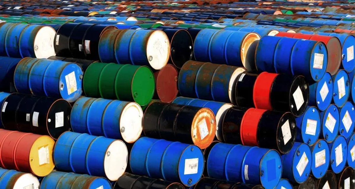 Petróleo recua 2% com nova ofensiva econômica dos EUA contra Irã