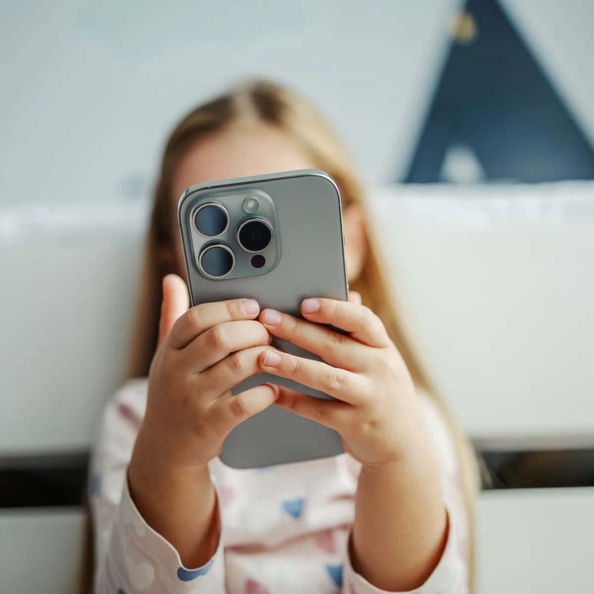 Straßburg - EU-Kommission will Verbot von Social Media für Kinder unter 13 Jahren vorschlagen