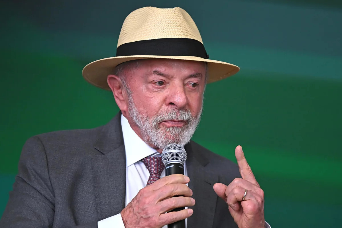 Governo Lula inicia processo de reciprocidade contra tarifaço dos EUA