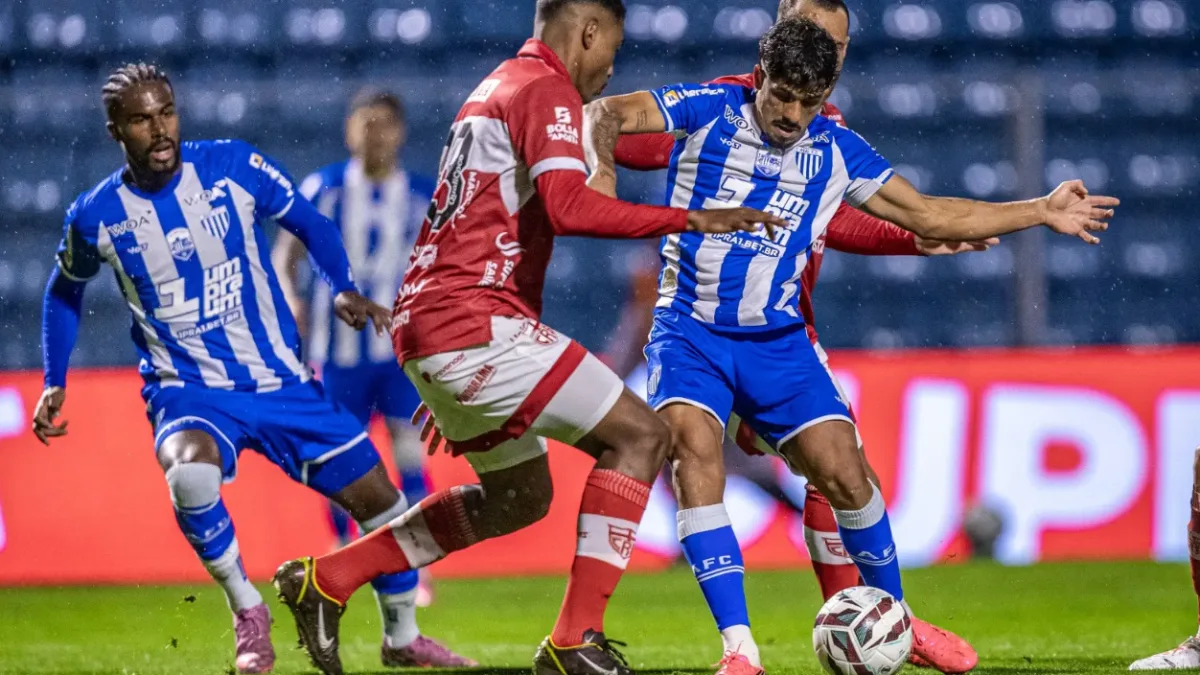 Avaí não consegue se impor na derrota para o CRB, e foi ineficiente nas chances que teve