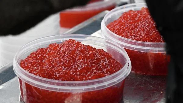 Сорок тысяч на красное: почему дорожает икра