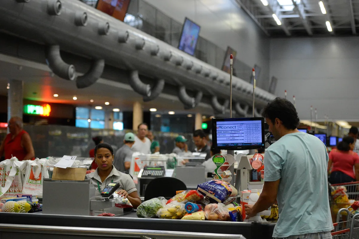 Gigante dos supermercados vai à falência e demite 5 mil funcionários