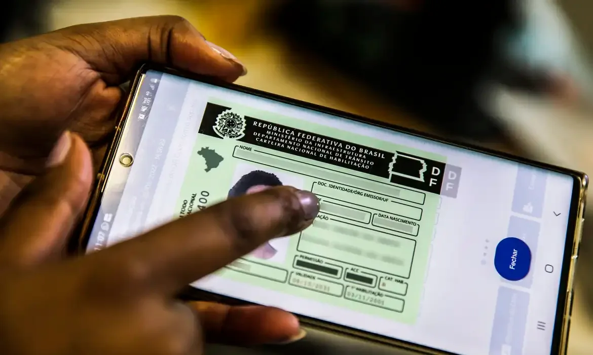 CNH digital pode ser recusada na blitz? Entenda quando o documento é válido