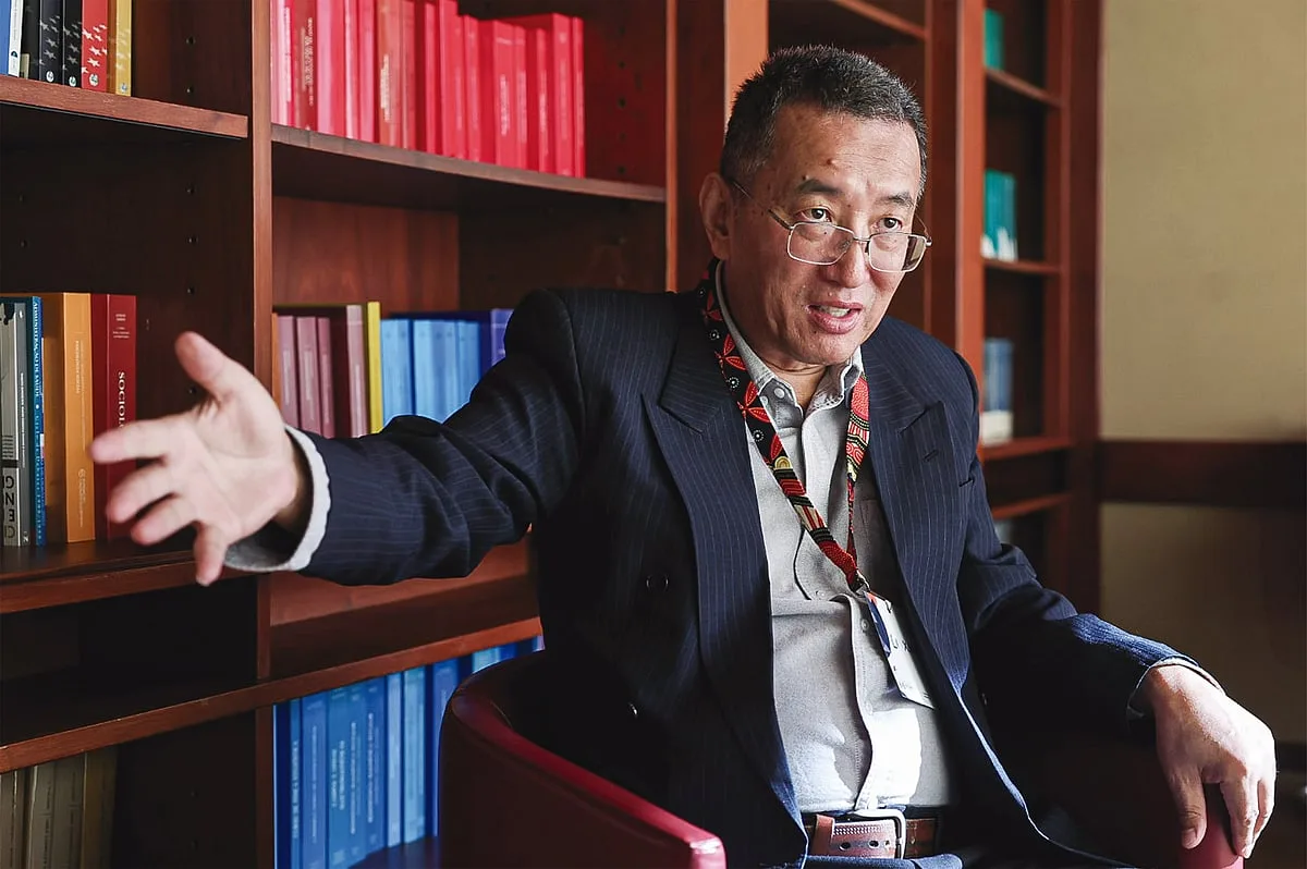 Li Xing: “Foi a política dos EUA que forçou China e Rússia a unirem-se”