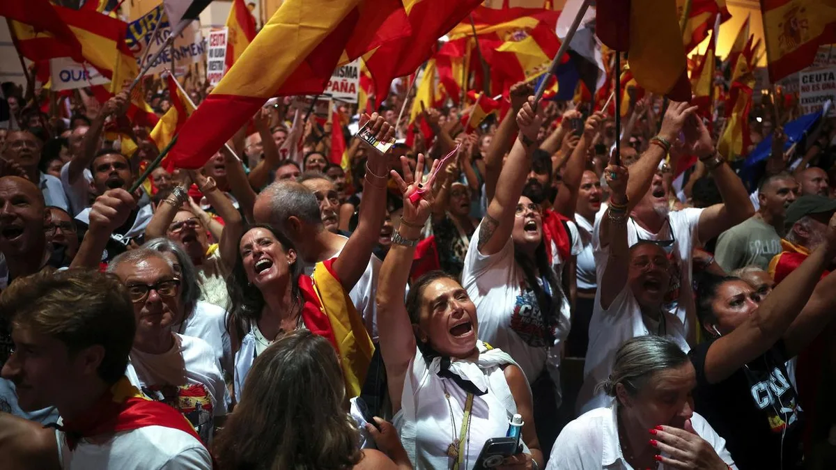 Ceuta: Zehntausende Spanier protestieren gegen Flüchtlingspolitik