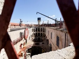« C’est la première saison » : pourquoi aucune version étrangère de « Fort Boyard » n’a été tournée cette année ?