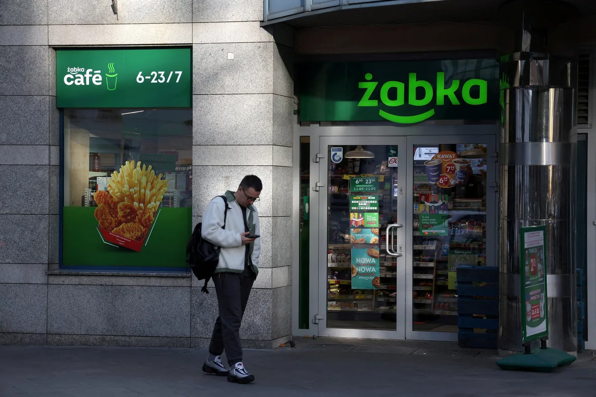 Couche-Tard reports solid but slowing sales momentum in U.S. market as it pushes ahead with takeover of Poland’s Zabka Group