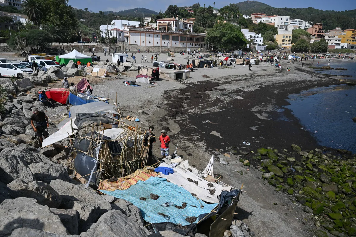 El presidente de Ceuta amenaza con acudir a la Justicia si Sánchez no resuelve la crisis migratoria