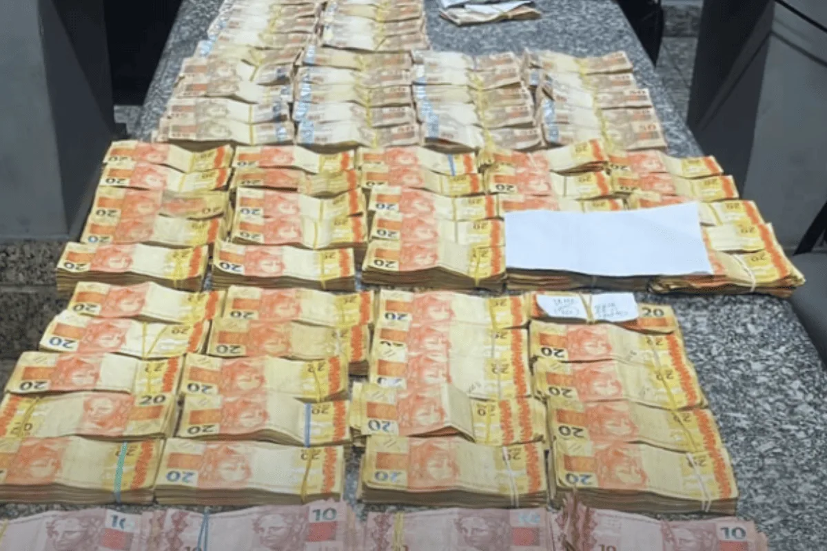 Homem tenta subornar PM e é preso com R$ 248 mil na zona norte de SP
