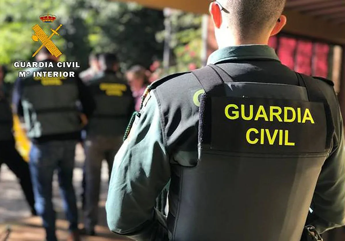 Dos detenidos en Caudete por un delito de robo con violencia con el procedimiento del 'tirón'
