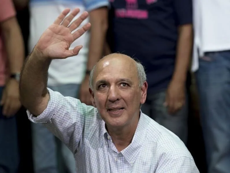 TRE/DF mantém propaganda que diz que Arruda "já te roubou"