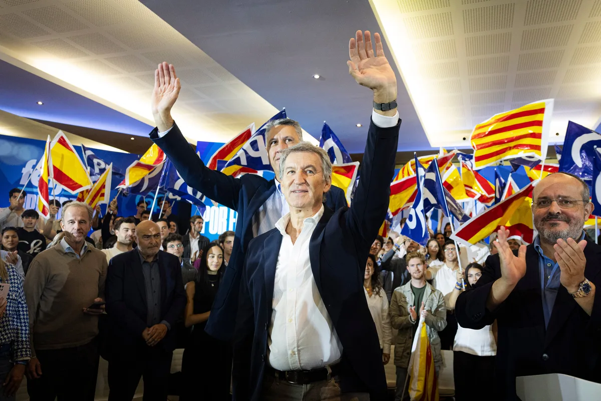 Feijóo pide a Albiol que lidere una “ley antiocupas” y que le ayude a obtener una “mayoría grande” el 29-N