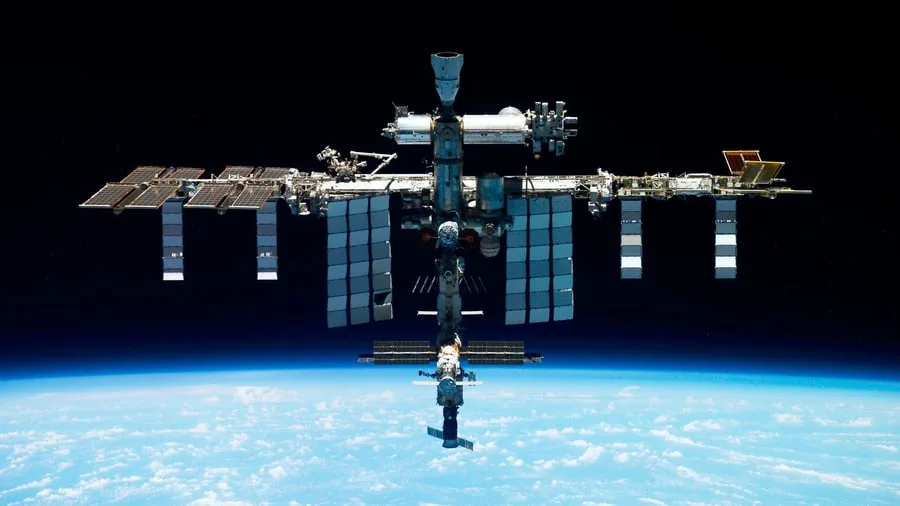 Raumfahrt: Astronauten bringen neue Antenne an ISS an