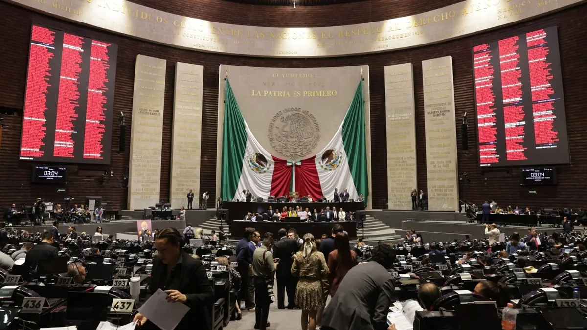 Diputados aprueban reforma que prohíbe la doble nacionalidad para ser presidente de la República