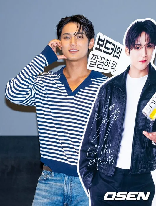 [사진]세븐틴 민규,'등신대 옆에서 볼하트'