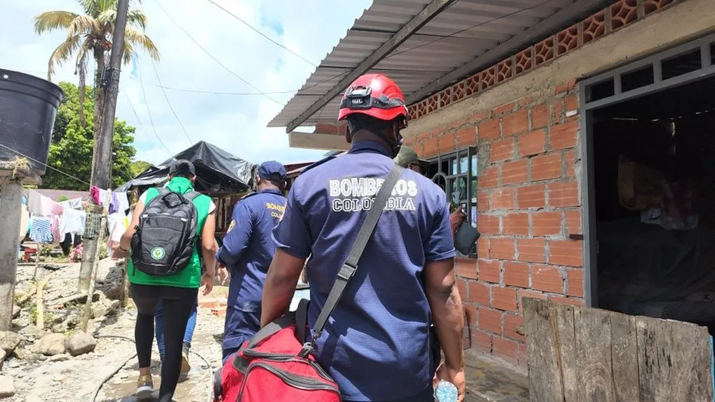Colômbia eleva cifra de vítimas do terremoto para 294 mortos e 320 desaparecidos