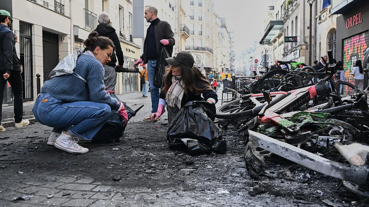 Nach Gewalt bei Protesten in Frankreich: Macron beruft Krisensitzung ein