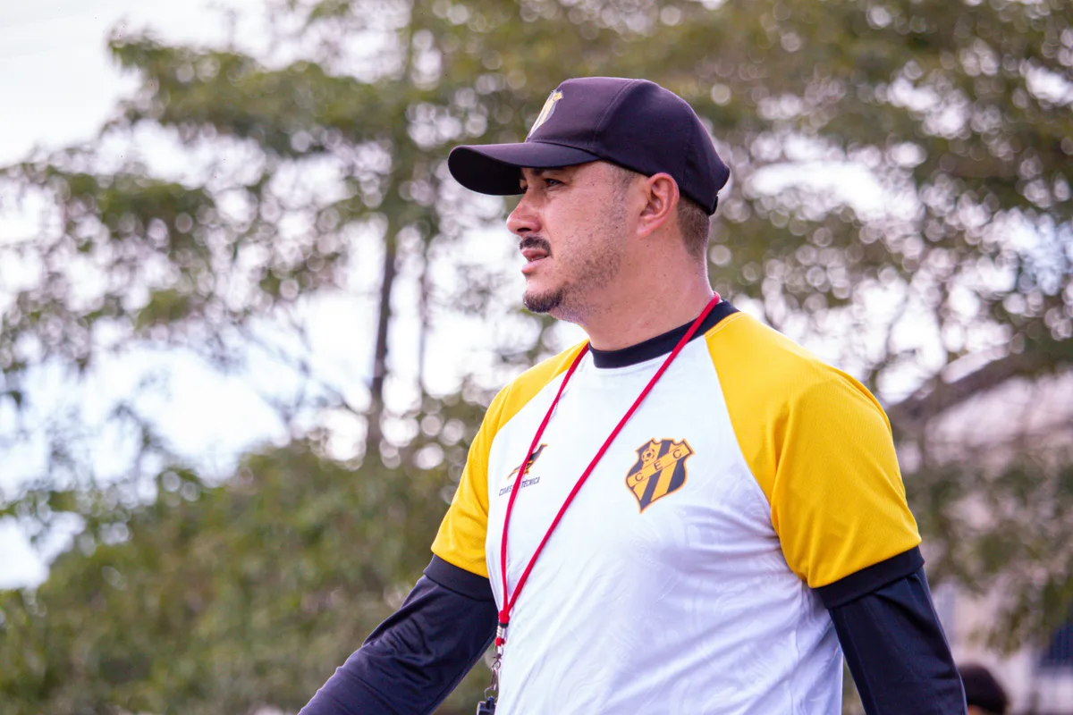 Castanhal anuncia renovação com técnico que garantiu calendário nacional do time para 2027