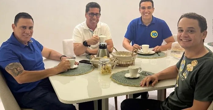 Debandada? Aliados de Ricardo aparecem ao lado de Pazolini no 2º turno