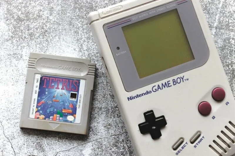 YouTuber built 30-frame-per-second grayscale Game Boy, then open sourced it for all e-paper displays