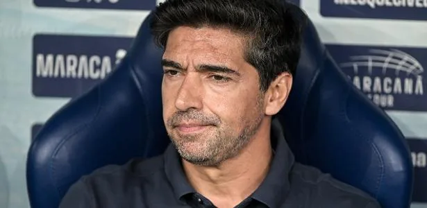 Abel se irrita com questão sobre fase do Palmeiras: 'Parece que é lanterna'