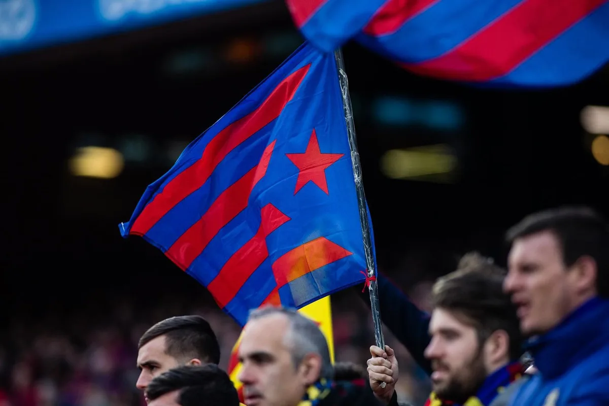 El despacho Molins & Parés, costeado por el FC Barcelona, asume la defensa del aficionado detenido en Elche